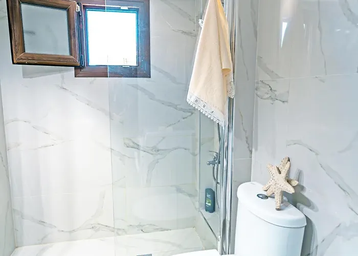 Luxury And Sunny 250 Mts From The Beach!! 아파트 Peraía